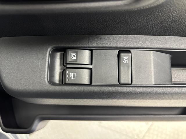 ハイゼットカーゴＤＸＡＭ・ＦＭチューナー　マニュアルエアコン　両側スライドドア　電子制御式４ＷＤ　フルフラット荷室　オーバーヘッドシェルフ　ハロゲンヘッドランプ　オートライト　キーレスエントリー　スマアシ（長野県）の中古車