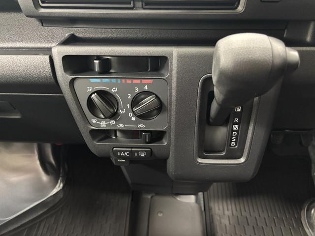 ハイゼットカーゴＤＸＡＭ・ＦＭチューナー　マニュアルエアコン　両側スライドドア　電子制御式４ＷＤ　フルフラット荷室　オーバーヘッドシェルフ　ハロゲンヘッドランプ　オートライト　キーレスエントリー　スマアシ（長野県）の中古車