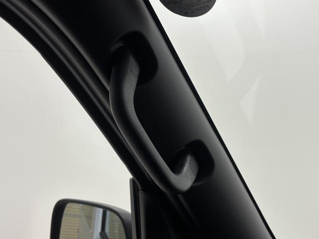 ハイゼットカーゴＤＸＡＭ・ＦＭチューナー　マニュアルエアコン　両側スライドドア　電子制御式４ＷＤ　フルフラット荷室　オーバーヘッドシェルフ　ハロゲンヘッドランプ　オートライト　キーレスエントリー　スマアシ（長野県）の中古車