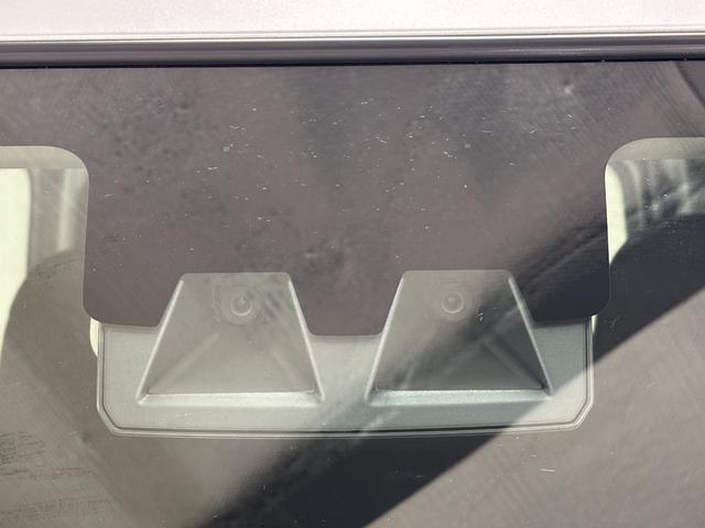 ハイゼットカーゴＤＸＡＭ・ＦＭチューナー　マニュアルエアコン　両側スライドドア　電子制御式４ＷＤ　フルフラット荷室　オーバーヘッドシェルフ　ハロゲンヘッドランプ　オートライト　キーレスエントリー　スマアシ（長野県）の中古車