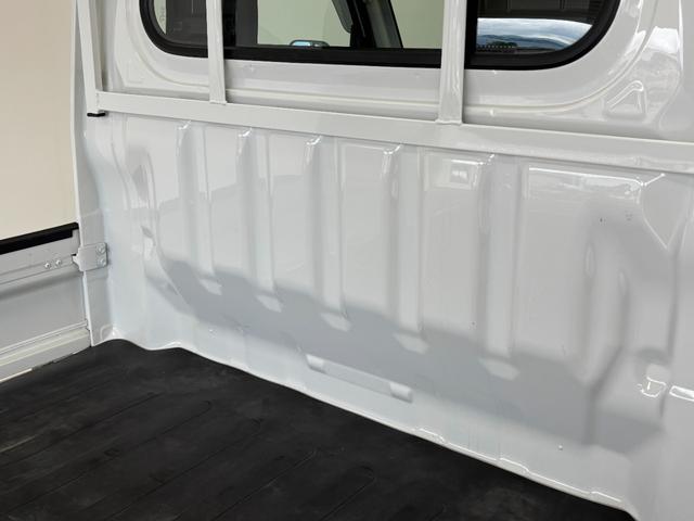 ハイゼットトラックスタンダードＡＭ・ＦＭラジオ　オートライト　マニュアルエアコン　ＭＴ　４ＷＤ（長野県）の中古車