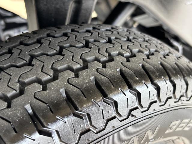 ハイゼットトラックスタンダードＡＭ・ＦＭラジオ　オートライト　マニュアルエアコン　ＭＴ　４ＷＤ（長野県）の中古車