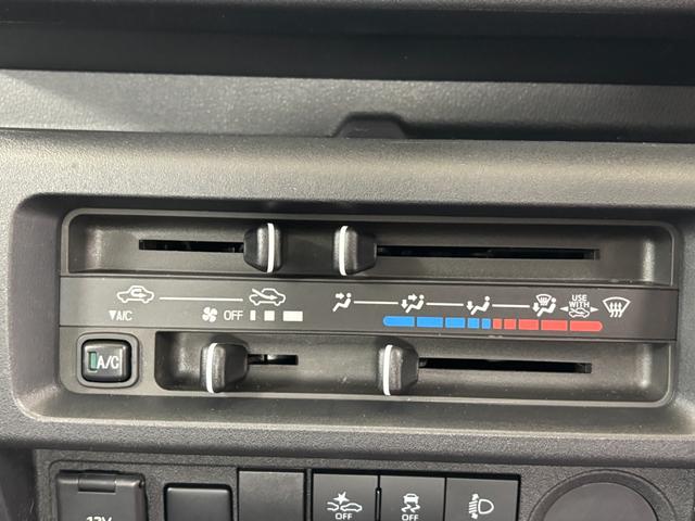 ハイゼットトラックスタンダードＡＭ・ＦＭラジオ　オートライト　マニュアルエアコン　ＭＴ　４ＷＤ（長野県）の中古車