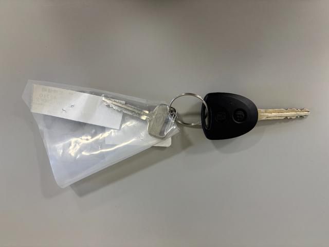 ハイゼットカーゴDX防錆塗装済み AMFMチューナー LEDヘッドランプ エアコン オートライト 電子制御式4WD キーレスエントリー 両側パワーウィンドウスイッチ スライドドア(長野県)の中古車