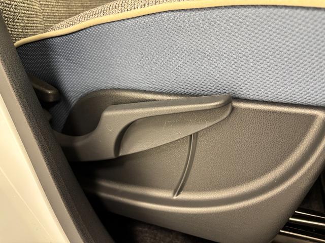 ムーヴキャンバスストライプスＧ防錆塗装済み　ＣＤチューナー　両側シートヒーター　両側パワースライドドア　ホッとカップホルダー　オートエアコン　置きラクボックス　プッシュスタート　キーフリー　電動パーキングブレーキ　電動格納ミラー（長野県）の中古車