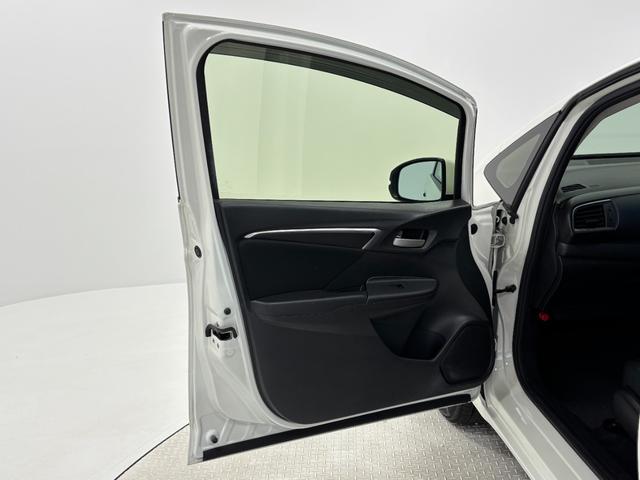 フィット１３Ｇ・Ｆパッケージカーナビ　ＥＴＣ　４ＷＤ（長野県）の中古車