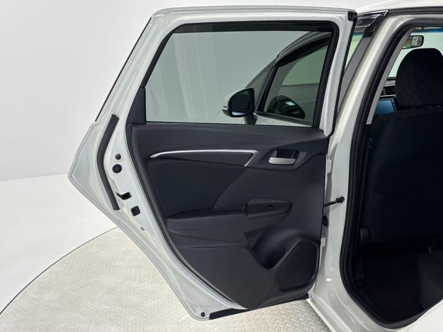 フィット１３Ｇ・Ｆパッケージカーナビ　ＥＴＣ　４ＷＤ（長野県）の中古車