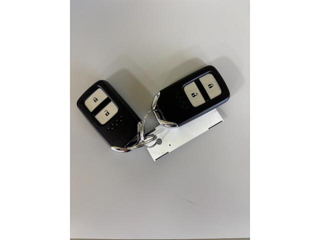 フィット１３Ｇ・Ｆパッケージカーナビ　ＥＴＣ　４ＷＤ（長野県）の中古車
