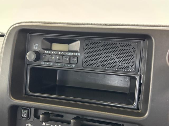 ハイゼットカーゴスペシャル　４ＷＤ　５ＭＴ　エアコン　パワステ　ラジオＡＭ・ＦＭラジオ　マニュアルエアコン　４ＷＤ（長野県）の中古車