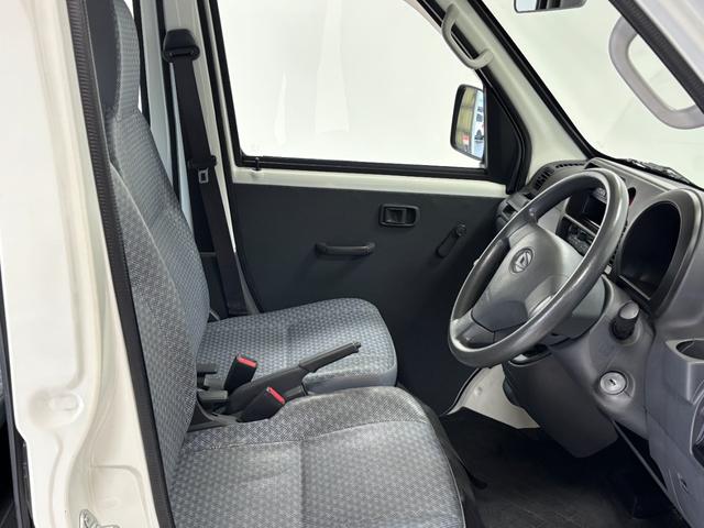 ハイゼットカーゴスペシャル　４ＷＤ　５ＭＴ　エアコン　パワステ　ラジオＡＭ・ＦＭラジオ　マニュアルエアコン　４ＷＤ（長野県）の中古車