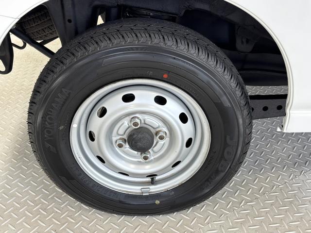 ハイゼットカーゴスペシャル　４ＷＤ　５ＭＴ　エアコン　パワステ　ラジオＡＭ・ＦＭラジオ　マニュアルエアコン　４ＷＤ（長野県）の中古車
