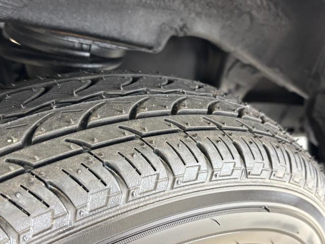 ハイゼットカーゴスペシャル　４ＷＤ　５ＭＴ　エアコン　パワステ　ラジオＡＭ・ＦＭラジオ　マニュアルエアコン　４ＷＤ（長野県）の中古車