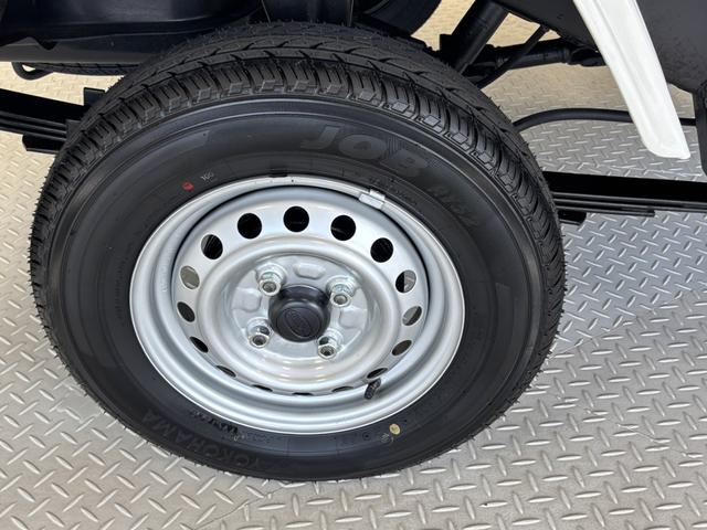 サンバートラックＪＡＡＭ・ＦＭラジオ　マニュアルエアコン　リヤ４枚リーフスプリング　荷台作業灯　ＡＴ　４ＷＤ（長野県）の中古車