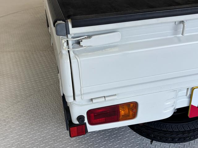 サンバートラックＪＡＡＭ・ＦＭラジオ　マニュアルエアコン　リヤ４枚リーフスプリング　荷台作業灯　ＡＴ　４ＷＤ（長野県）の中古車