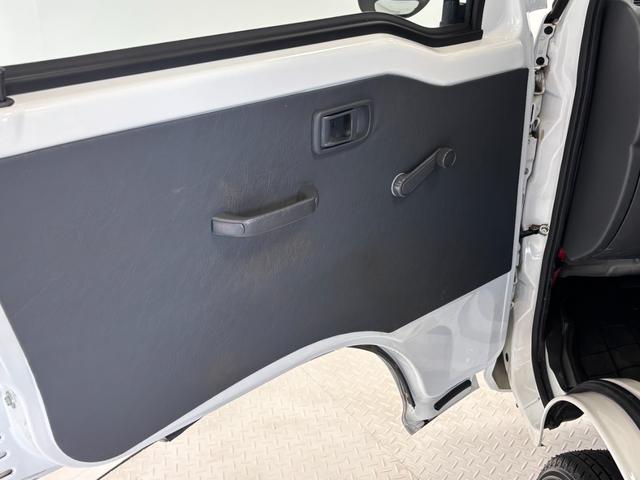サンバートラックＪＡＡＭ・ＦＭラジオ　マニュアルエアコン　リヤ４枚リーフスプリング　荷台作業灯　ＡＴ　４ＷＤ（長野県）の中古車