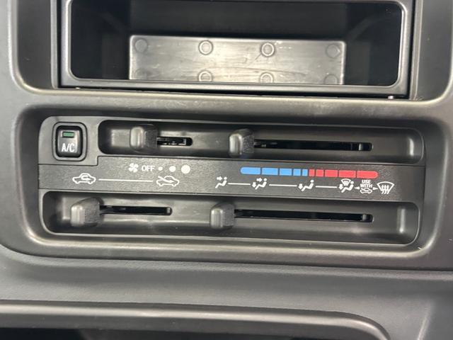 サンバートラックＪＡＡＭ・ＦＭラジオ　マニュアルエアコン　リヤ４枚リーフスプリング　荷台作業灯　ＡＴ　４ＷＤ（長野県）の中古車