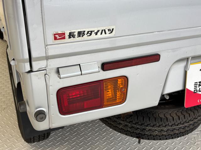 ハイゼットトラックジャンボＣＤチューナー　パワーウィンドウ　荷台作業灯　マニュアルエアコン　フォグランプ　ＡＴ　４ＷＤ（長野県）の中古車