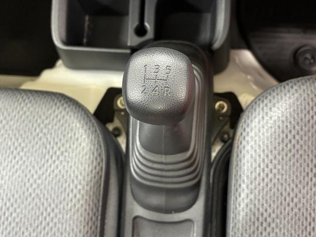 ハイゼットトラックスタンダードＡＭ・ＦＭラジオ　マニュアルエアコン　　ＣＶＴ（長野県）の中古車