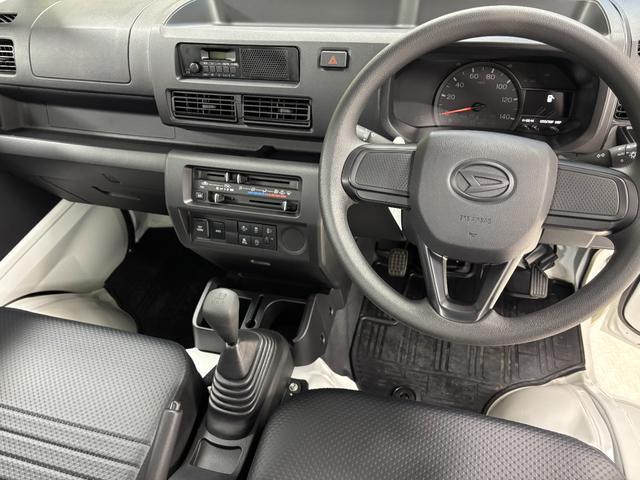 ハイゼットトラックスタンダード4WD MT5 低走行 防錆塗装済み ゲートプロテクター 荷台ゴムマット5mm AMFMチューナー パワステ エアコン オートライト スマートアシスト(長野県)の中古車