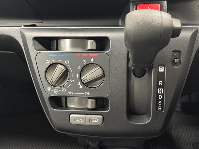 ミライースL SAIIICDチューナー マニュアルエアコン コーナーセンサー ハロゲンヘッドランプ オートライト機能 パンク修理キット 13インチフルホイールキャップ キーレスエントリー スマアシ(長野県)の中古車