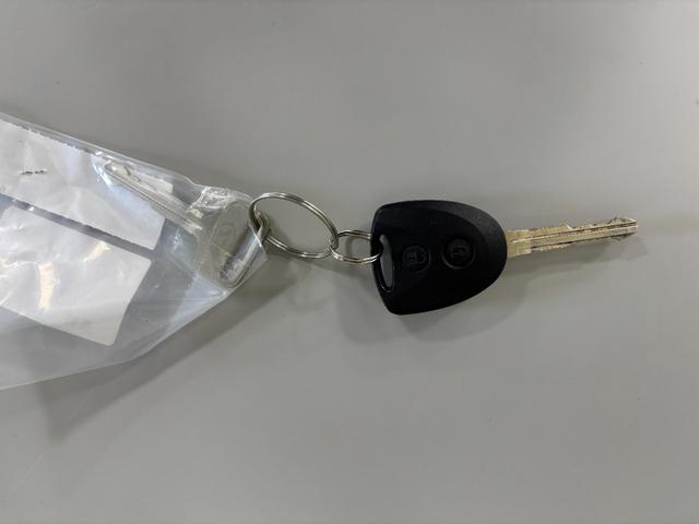 ハイゼットカーゴDX防錆塗装済み ドラレコ AM/FMチューナー マニュアルエアコン 電子制御式4WD 両側パワーウィンドゥ 両側スライドドア オーバーヘッドシェルフ フルフラット荷室 キーレスエントリー スマアシ(長野県)の中古車