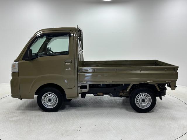 ハイゼットトラックスタンダード防錆塗装済み　ＡＭ／ＦＭチューナー　マニュアルエアコン　パワステ　電子制御式４ＷＤ　アクセサリーソケット　コーナーセンサー　ショッピングフック　ドリンクホルダー　オートライト機能　スマートアシスト（長野県）の中古車