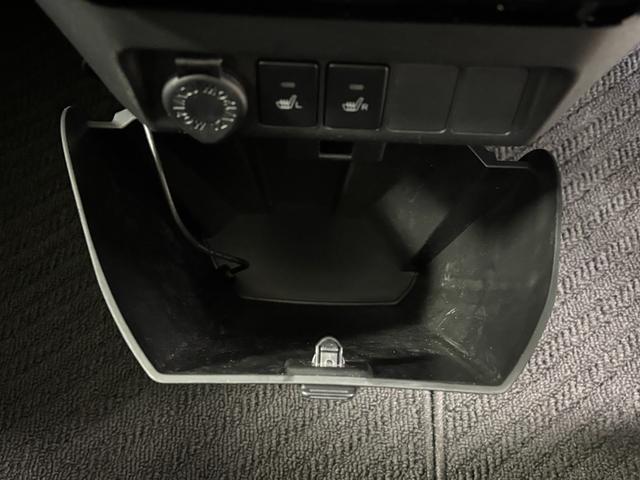 トールカスタムＧ追従機能　ＥＴＣ　純正ナビ　バックカメラ　Ｂｌｕｅｔｏｏｔｈ　フルセグ　ＵＳＢソケット　両側電動スライドドア　両側シートヒーター　格納式テーブル　ＬＥＤ　オートライト　キーフリー　スマアシ（長野県）の中古車