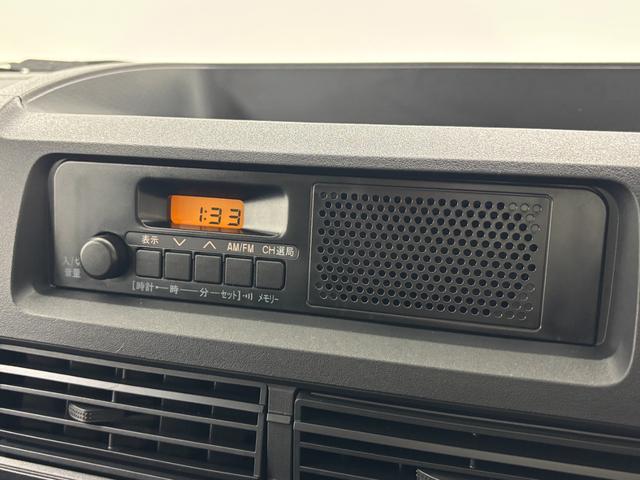 ハイゼットカーゴＤＸＡＭ／ＦＭチューナー　マニュアルエアコン　アクセサリーソケット　電子制御式４ＷＤ　オーバーヘッドシェルフ　フルフラット荷室　ハロゲンヘッドランプ　オートライト機能　キーレスエントリー　スマアシ（長野県）の中古車