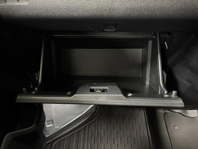 ハイゼットカーゴＤＸＡＭ／ＦＭチューナー　マニュアルエアコン　アクセサリーソケット　電子制御式４ＷＤ　オーバーヘッドシェルフ　フルフラット荷室　ハロゲンヘッドランプ　オートライト機能　キーレスエントリー　スマアシ（長野県）の中古車