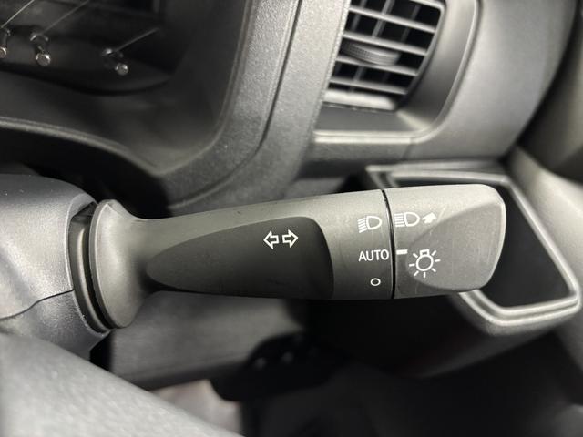 ハイゼットカーゴＤＸＡＭ／ＦＭチューナー　マニュアルエアコン　アクセサリーソケット　電子制御式４ＷＤ　オーバーヘッドシェルフ　フルフラット荷室　ハロゲンヘッドランプ　オートライト機能　キーレスエントリー　スマアシ（長野県）の中古車