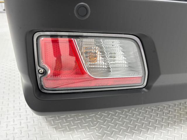 ハイゼットカーゴＤＸＡＭ／ＦＭチューナー　マニュアルエアコン　アクセサリーソケット　電子制御式４ＷＤ　オーバーヘッドシェルフ　フルフラット荷室　ハロゲンヘッドランプ　オートライト機能　キーレスエントリー　スマアシ（長野県）の中古車