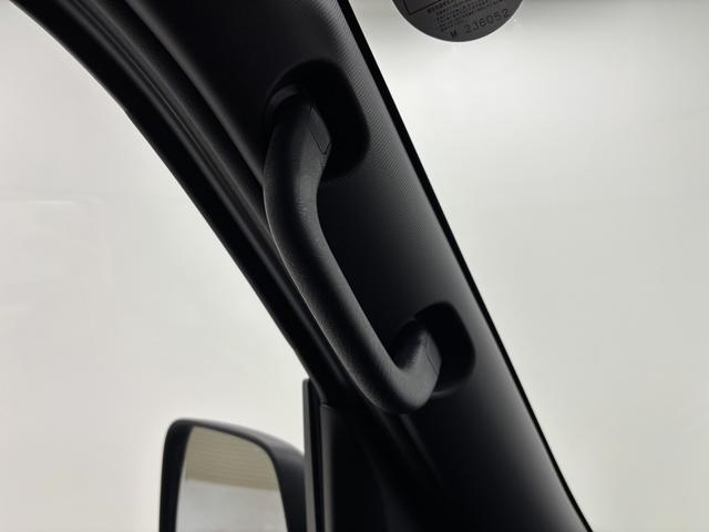 ハイゼットカーゴＤＸＡＭ／ＦＭチューナー　マニュアルエアコン　アクセサリーソケット　電子制御式４ＷＤ　オーバーヘッドシェルフ　フルフラット荷室　ハロゲンヘッドランプ　オートライト機能　キーレスエントリー　スマアシ（長野県）の中古車