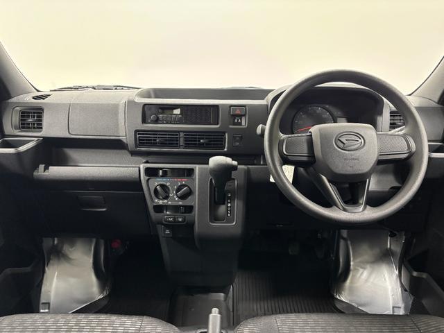 ハイゼットカーゴＤＸＡＭ、ＦＭチューナー　マニュアルエアコン　電子制御式４ＷＤ　両側スライドドア　フルフラット荷室　ハロゲンヘッドランプ　オートライト機能　オーバーヘッドシェルフ　キーレスエントリー　スマアシ（長野県）の中古車