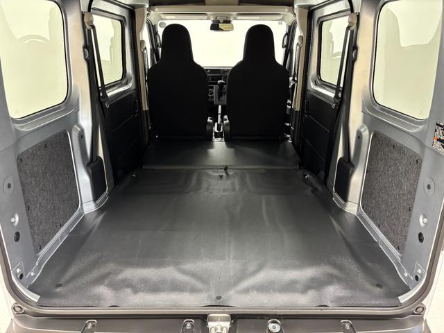 ハイゼットカーゴＤＸＡＭ、ＦＭチューナー　マニュアルエアコン　電子制御式４ＷＤ　両側スライドドア　フルフラット荷室　ハロゲンヘッドランプ　オートライト機能　オーバーヘッドシェルフ　キーレスエントリー　スマアシ（長野県）の中古車