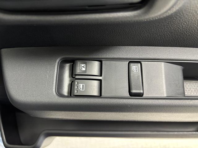 ハイゼットカーゴＤＸＡＭ、ＦＭチューナー　マニュアルエアコン　電子制御式４ＷＤ　両側スライドドア　フルフラット荷室　ハロゲンヘッドランプ　オートライト機能　オーバーヘッドシェルフ　キーレスエントリー　スマアシ（長野県）の中古車