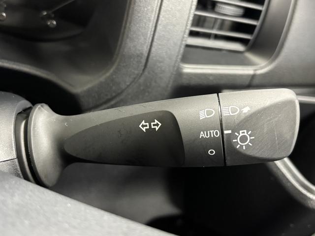 ハイゼットカーゴＤＸＡＭ、ＦＭチューナー　マニュアルエアコン　電子制御式４ＷＤ　両側スライドドア　フルフラット荷室　ハロゲンヘッドランプ　オートライト機能　オーバーヘッドシェルフ　キーレスエントリー　スマアシ（長野県）の中古車