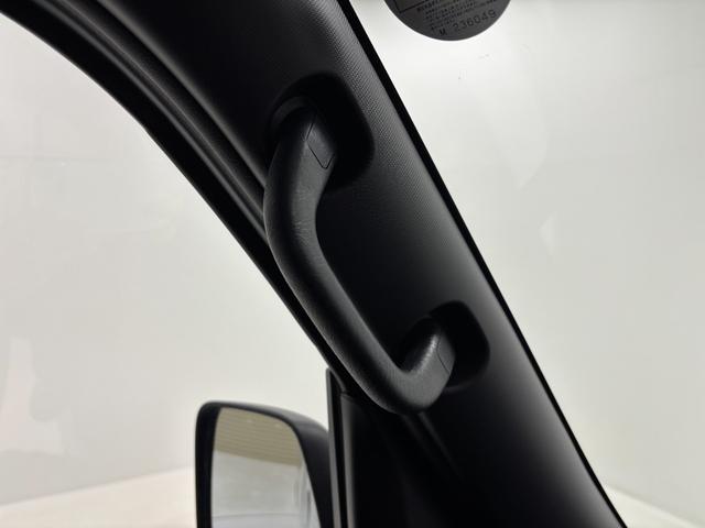 ハイゼットカーゴＤＸＡＭ、ＦＭチューナー　マニュアルエアコン　電子制御式４ＷＤ　両側スライドドア　フルフラット荷室　ハロゲンヘッドランプ　オートライト機能　オーバーヘッドシェルフ　キーレスエントリー　スマアシ（長野県）の中古車