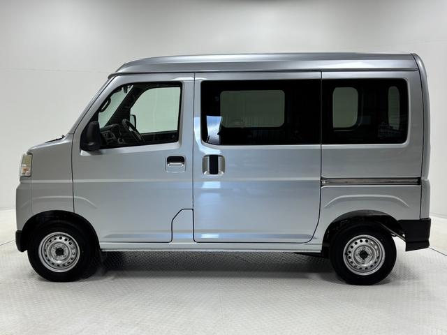 ハイゼットカーゴＤＸＡＭ、ＦＭチューナー　マニュアルエアコン　電子制御式４ＷＤ　両側スライドドア　フルフラット荷室　ハロゲンヘッドランプ　オートライト機能　オーバーヘッドシェルフ　キーレスエントリー　スマアシ（長野県）の中古車