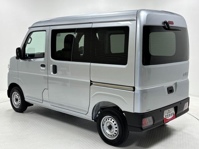 ハイゼットカーゴＤＸＡＭ、ＦＭチューナー　マニュアルエアコン　電子制御式４ＷＤ　両側スライドドア　フルフラット荷室　ハロゲンヘッドランプ　オートライト機能　オーバーヘッドシェルフ　キーレスエントリー　スマアシ（長野県）の中古車