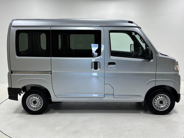 ハイゼットカーゴＤＸＡＭ、ＦＭチューナー　マニュアルエアコン　電子制御式４ＷＤ　両側スライドドア　フルフラット荷室　ハロゲンヘッドランプ　オートライト機能　オーバーヘッドシェルフ　キーレスエントリー　スマアシ（長野県）の中古車