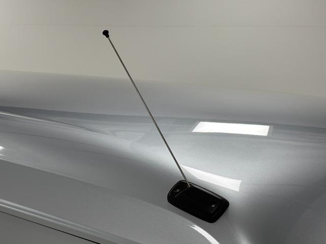 ハイゼットカーゴＤＸＡＭ、ＦＭチューナー　マニュアルエアコン　電子制御式４ＷＤ　両側スライドドア　フルフラット荷室　ハロゲンヘッドランプ　オートライト機能　オーバーヘッドシェルフ　キーレスエントリー　スマアシ（長野県）の中古車