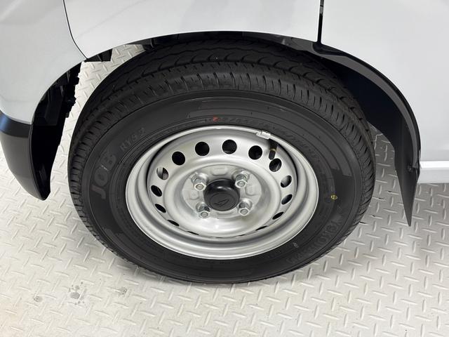 ハイゼットカーゴＤＸＡＭ、ＦＭチューナー　マニュアルエアコン　電子制御式４ＷＤ　両側スライドドア　フルフラット荷室　ハロゲンヘッドランプ　オートライト機能　オーバーヘッドシェルフ　キーレスエントリー　スマアシ（長野県）の中古車