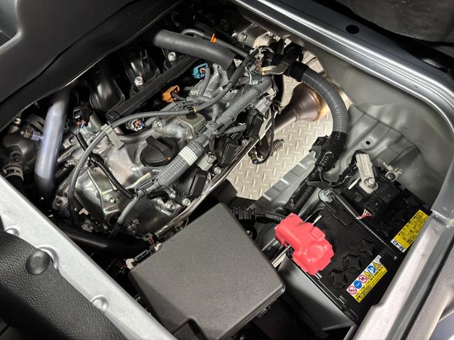 ハイゼットカーゴＤＸＡＭ、ＦＭチューナー　マニュアルエアコン　電子制御式４ＷＤ　両側スライドドア　フルフラット荷室　ハロゲンヘッドランプ　オートライト機能　オーバーヘッドシェルフ　キーレスエントリー　スマアシ（長野県）の中古車