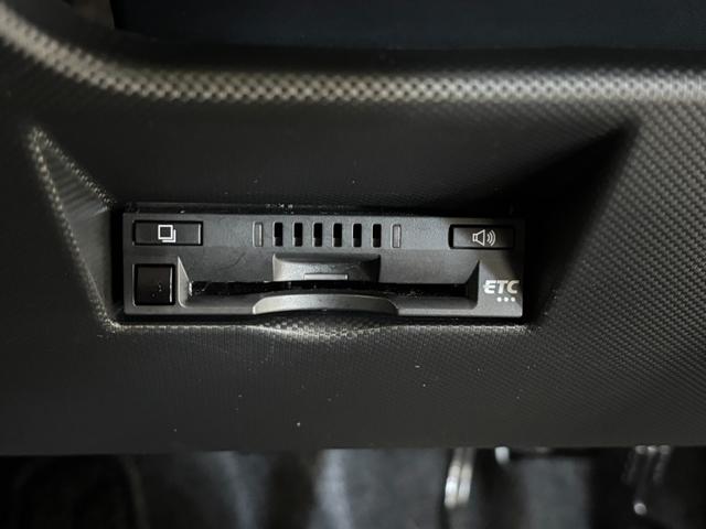 ロッキープレミアムＧドラレコ　ＥＴＣ　追従機能　純正ナビ　パノラマモニター　Ｂｌｕｅｔｏｏｔｈ　フルセグ　ハンズフリー通話　ＵＳＢソケット　両側シートヒーター　ステアリングスイッチ　ＬＥＤ　オートライト　キーフリー（長野県）の中古車