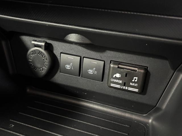 ロッキープレミアムＧドラレコ　ＥＴＣ　追従機能　純正ナビ　パノラマモニター　Ｂｌｕｅｔｏｏｔｈ　フルセグ　ハンズフリー通話　ＵＳＢソケット　両側シートヒーター　ステアリングスイッチ　ＬＥＤ　オートライト　キーフリー（長野県）の中古車