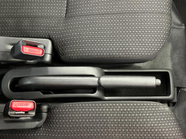 ハイゼットカーゴDX SAIIIETC AM・FMチューナー マニュアルエアコン パートタイム4WD フルフラット荷室 オーバーヘッドシェルフ ショッピングフック 両側スライドドア 両側パワーウィンドゥ ハロゲン キーレス スマアシ(長野県)の中古車