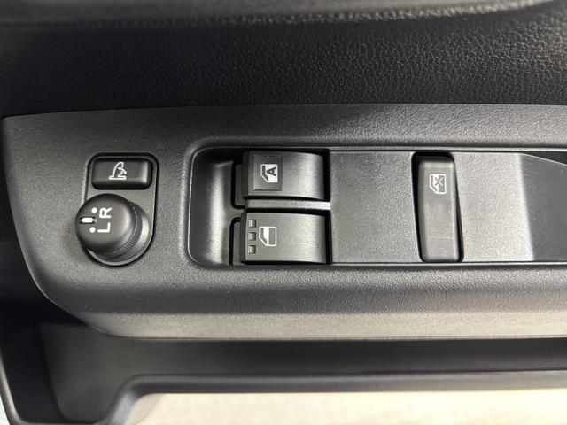 ハイゼットカーゴクルーズＣＤチューナー　マニュアルエアコン　両側スライドドア　電子制御式４ＷＤ　アクセサリーソケット　フルフラット荷室　ショッピングフック　電動格納ミラー　ハロゲンヘッドランプ　オートライト機能　スマアシ（長野県）の中古車