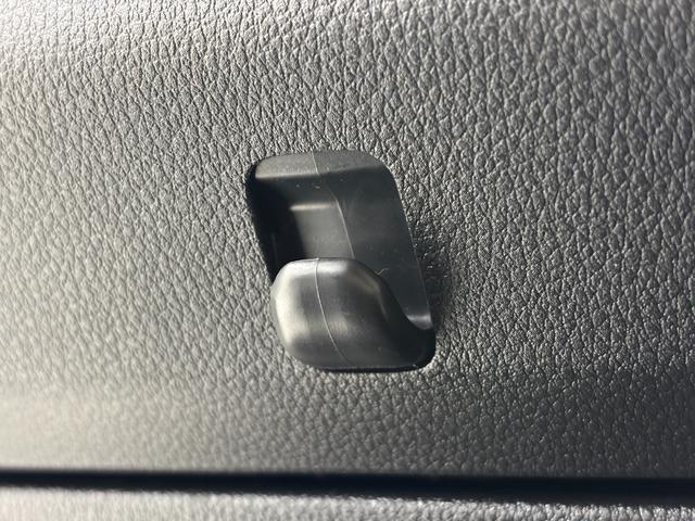 ハイゼットカーゴクルーズＣＤチューナー　マニュアルエアコン　両側スライドドア　電子制御式４ＷＤ　アクセサリーソケット　フルフラット荷室　ショッピングフック　電動格納ミラー　ハロゲンヘッドランプ　オートライト機能　スマアシ（長野県）の中古車