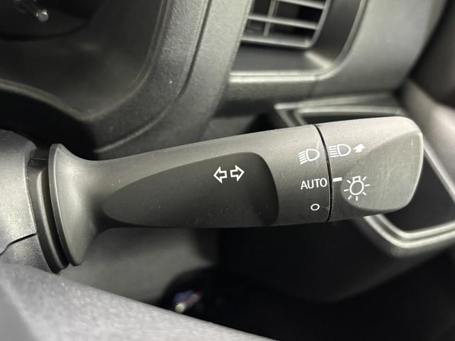 ハイゼットカーゴクルーズＣＤチューナー　マニュアルエアコン　両側スライドドア　電子制御式４ＷＤ　アクセサリーソケット　フルフラット荷室　ショッピングフック　電動格納ミラー　ハロゲンヘッドランプ　オートライト機能　スマアシ（長野県）の中古車