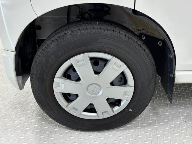 ハイゼットカーゴクルーズＣＤチューナー　マニュアルエアコン　両側スライドドア　電子制御式４ＷＤ　アクセサリーソケット　フルフラット荷室　ショッピングフック　電動格納ミラー　ハロゲンヘッドランプ　オートライト機能　スマアシ（長野県）の中古車